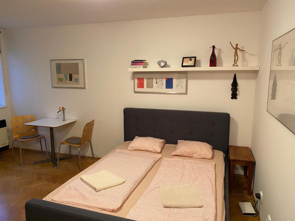 Apartment Florenc Praag Buitenkant foto