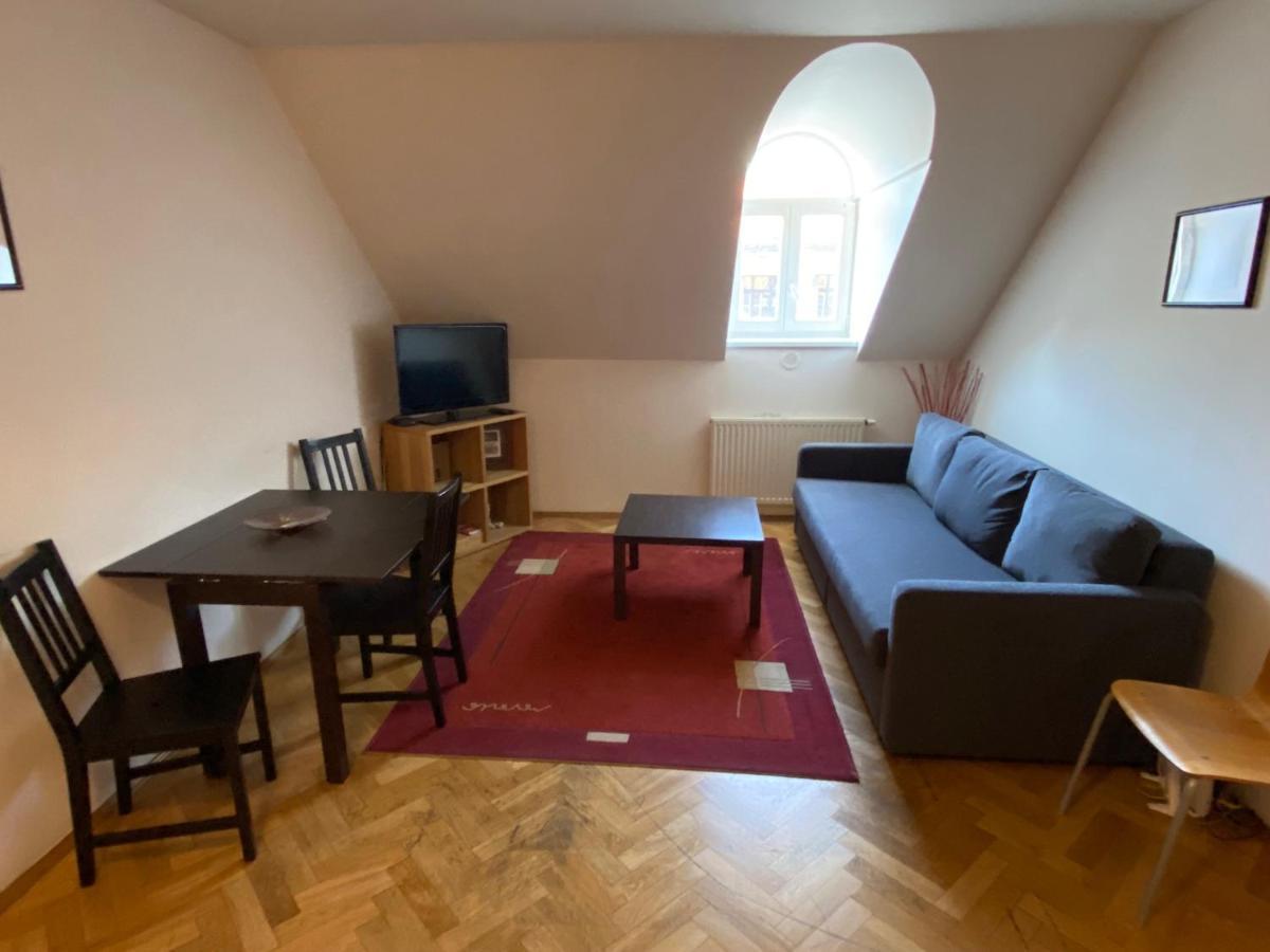 Apartment Florenc Praag Buitenkant foto
